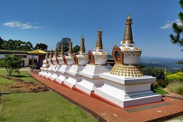 Tour Templo Budista + Outlets em Igrejinha
